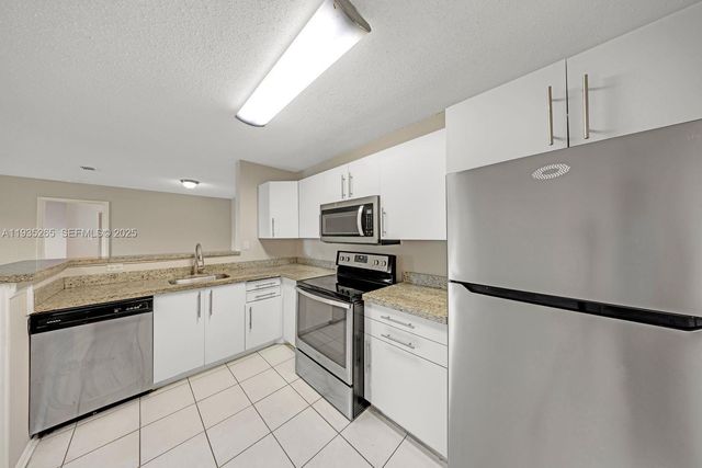 11225 W Atlantic Blvd 204, Coral Springs, FL 33071