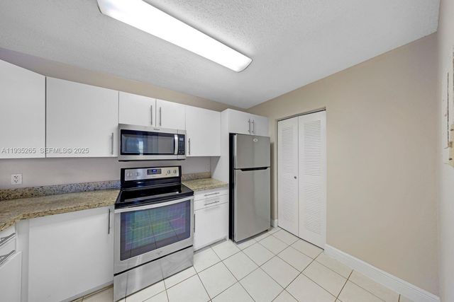 11225 W Atlantic Blvd 204, Coral Springs, FL 33071