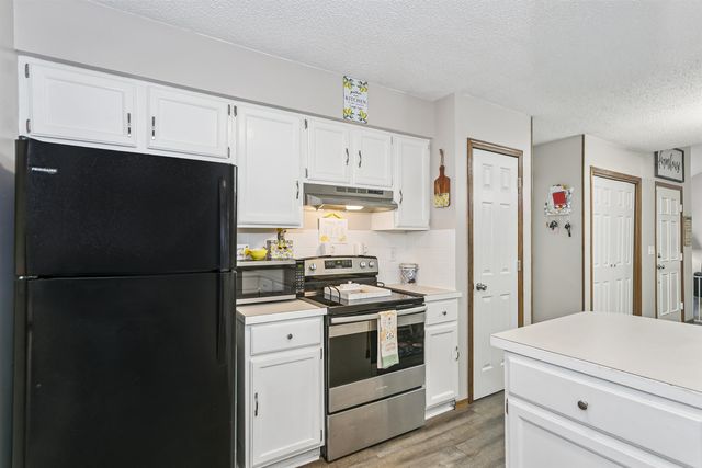 5431 S Sycamore Ave, Wichita, KS 67217