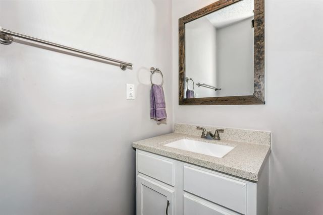 5431 S Sycamore Ave, Wichita, KS 67217