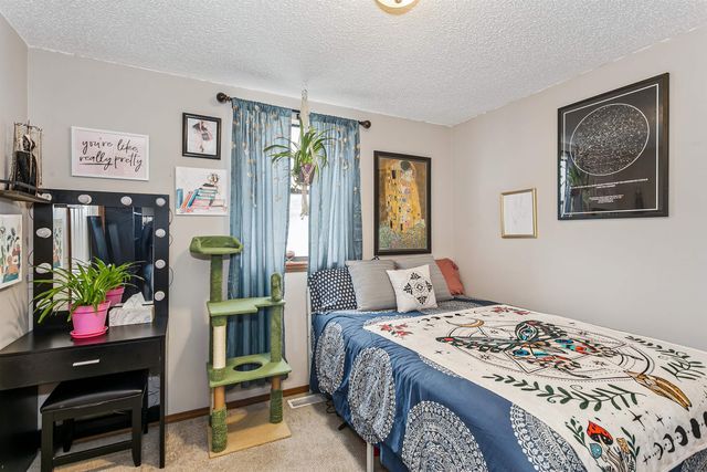 5431 S Sycamore Ave, Wichita, KS 67217