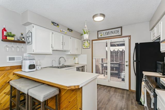 5431 S Sycamore Ave, Wichita, KS 67217