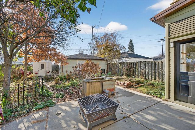 2423 Hansen AVENUE, Racine, WI 53405