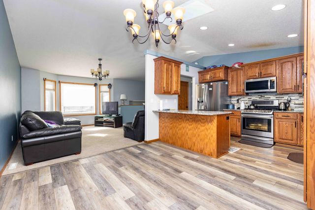 790 Lakeridge Drive, West Fargo, ND 58078