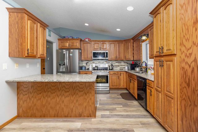790 Lakeridge Drive, West Fargo, ND 58078