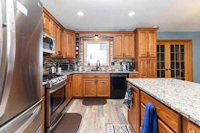 790 Lakeridge Drive, West Fargo, ND 58078