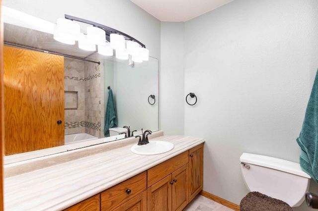 790 Lakeridge Drive, West Fargo, ND 58078