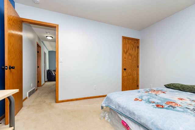 790 Lakeridge Drive, West Fargo, ND 58078