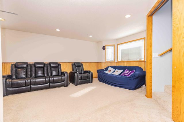 790 Lakeridge Drive, West Fargo, ND 58078