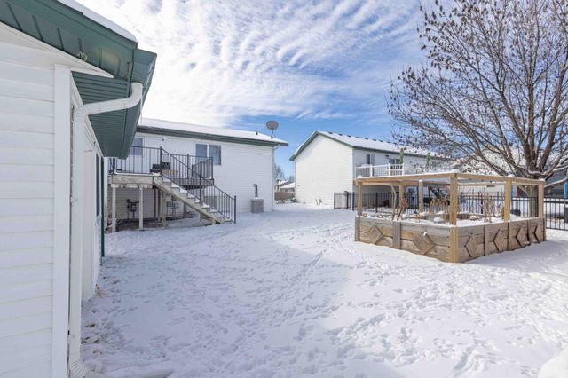 790 Lakeridge Drive, West Fargo, ND 58078