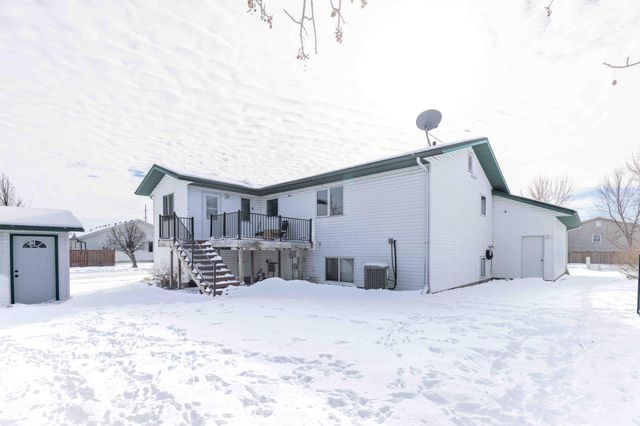 790 Lakeridge Drive, West Fargo, ND 58078