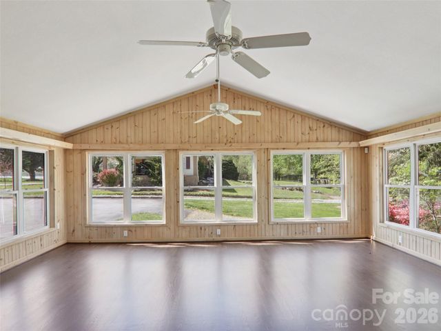 927 Ladson Road, Mills River, NC 28759