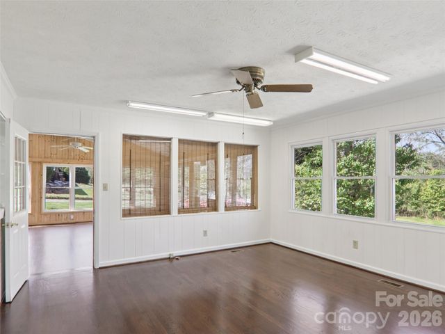 927 Ladson Road, Mills River, NC 28759