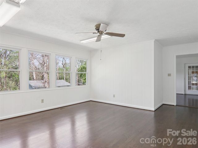 927 Ladson Road, Mills River, NC 28759
