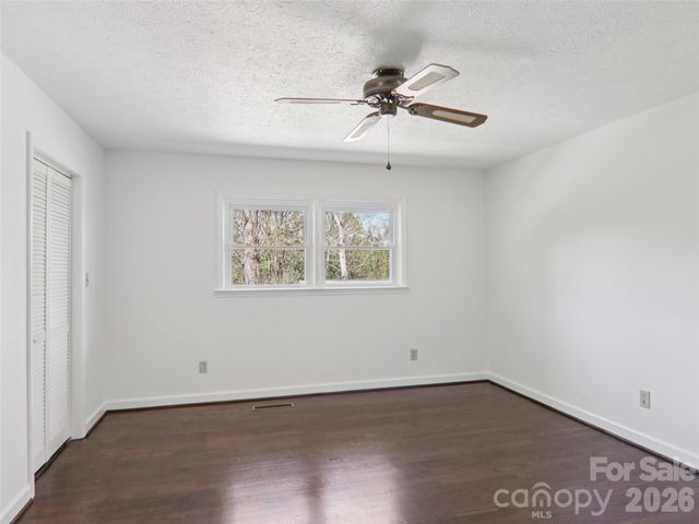927 Ladson Road, Mills River, NC 28759