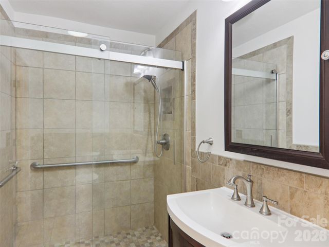 927 Ladson Road, Mills River, NC 28759