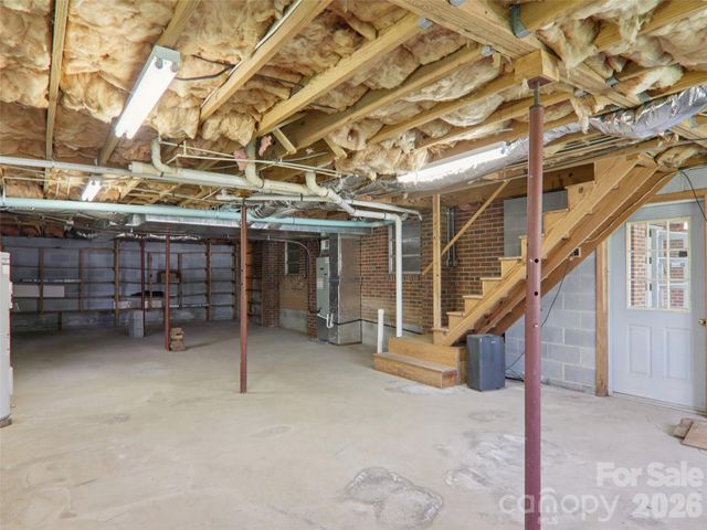 927 Ladson Road, Mills River, NC 28759