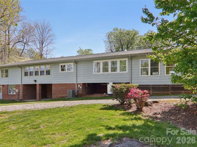 927 Ladson Road, Mills River, NC 28759