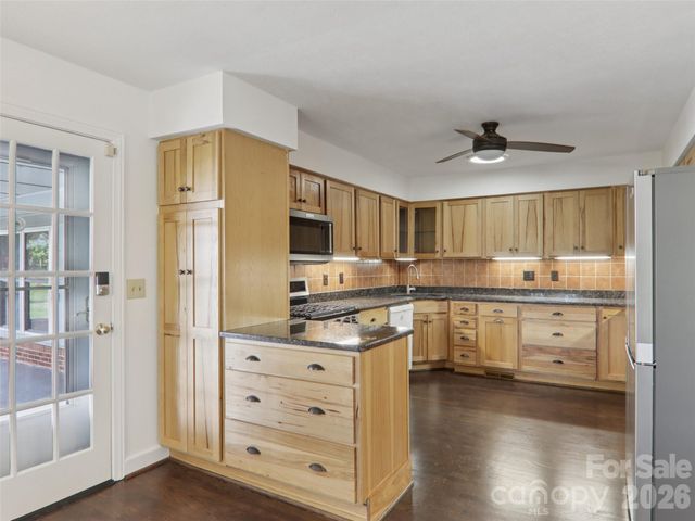 927 Ladson Road, Mills River, NC 28759