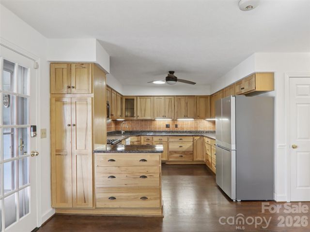 927 Ladson Road, Mills River, NC 28759