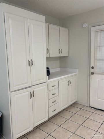 3525 Robinson Pt Rd, Bagdad, FL 32583