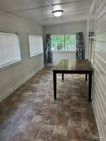 3525 Robinson Pt Rd, Bagdad, FL 32583