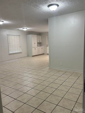 3525 Robinson Pt Rd, Bagdad, FL 32583