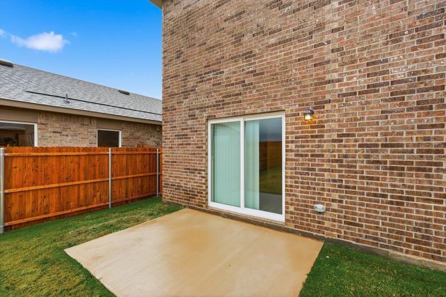 2106 Meadow Park Drive, Melissa, TX 75454