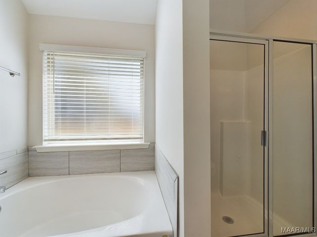 245 Brownstone Loop, Elmore, AL 36022