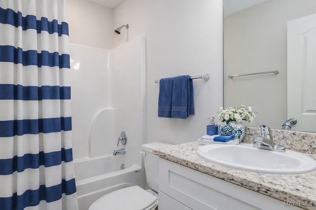 245 Brownstone Loop, Elmore, AL 36022