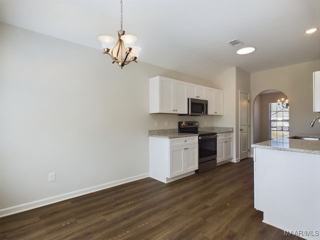 245 Brownstone Loop, Elmore, AL 36022