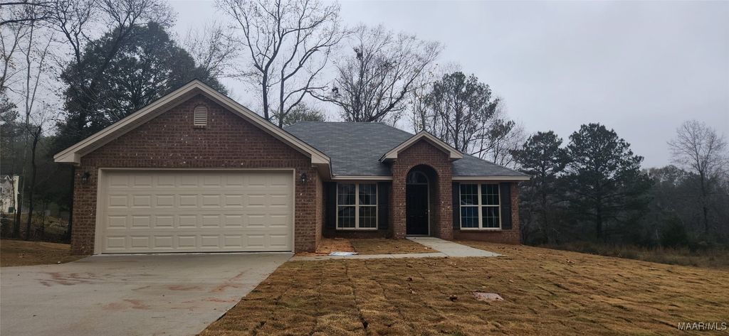 245 Brownstone Loop, Elmore, AL 36022