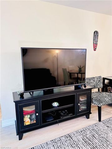 72 7th ST S 306, Naples, FL 34102