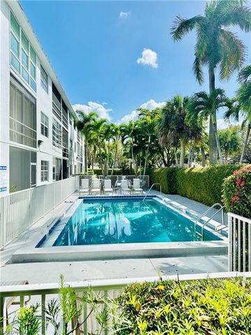 72 7th ST S 306, Naples, FL 34102