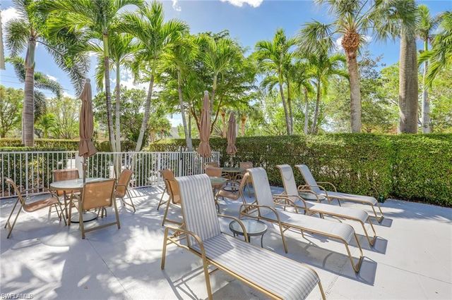 72 7th ST S 306, Naples, FL 34102