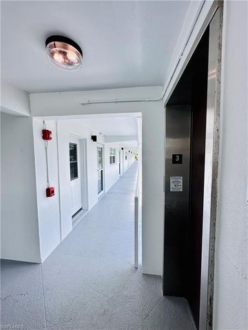 72 7th ST S 306, Naples, FL 34102