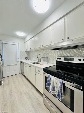 72 7th ST S 306, Naples, FL 34102