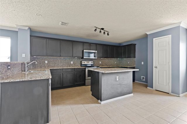 1600 Dragonback Pass, Little Elm, TX 75036