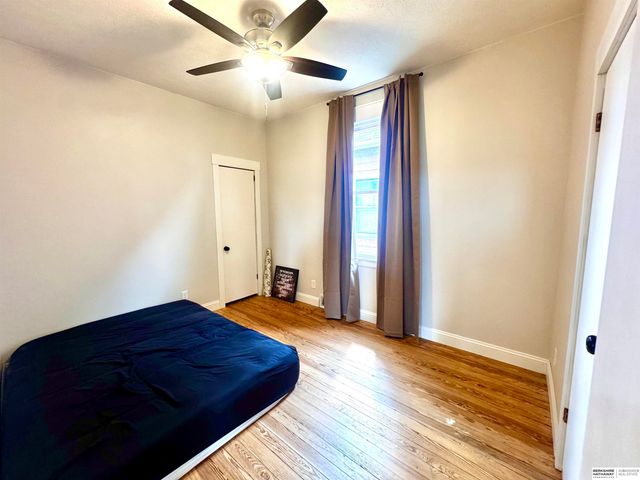 1610 Manderson Street, Omaha, NE 68110