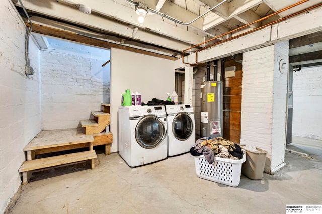 1610 Manderson Street, Omaha, NE 68110