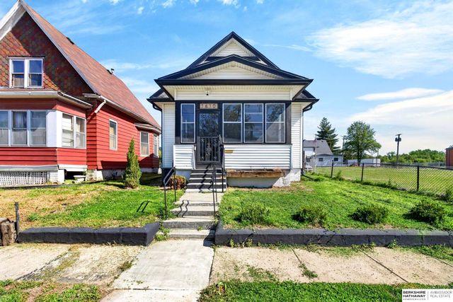 1610 Manderson Street, Omaha, NE 68110