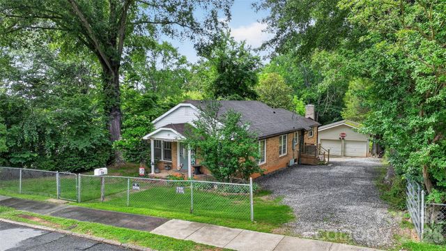 13 E Murray Street, Maiden, NC 28650