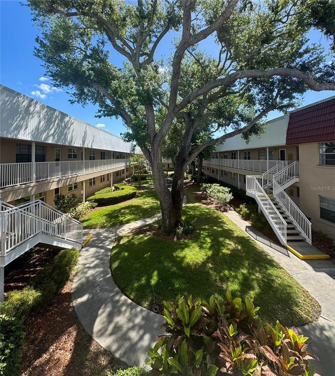 10036 63RD AVENUE N 23, St Petersburg, FL 33708