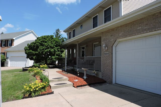 16954 Mohican Drive, Lockport, IL 60441