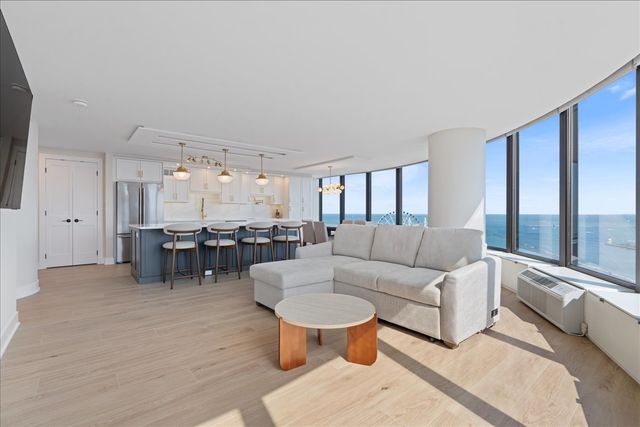 505 N Lake Shore Drive 2110-11, Chicago, IL 60611