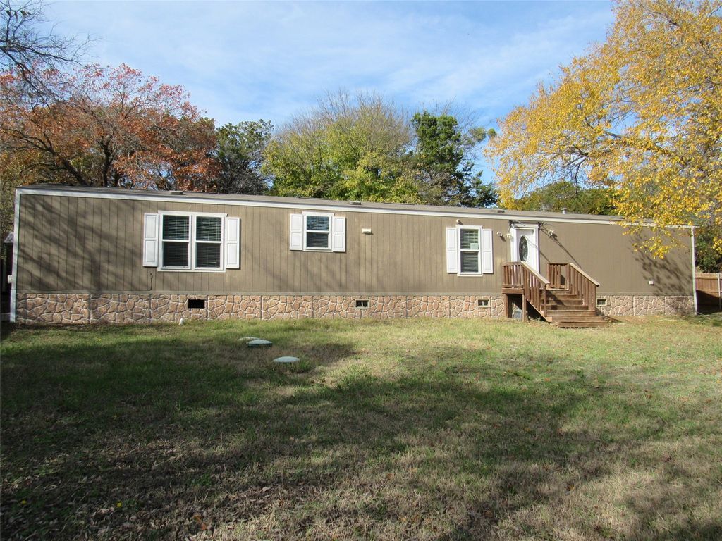 144 9th Street, Whitney, TX 76692