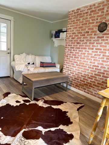 635 & 633 STUART ST, Staunton, VA 24401