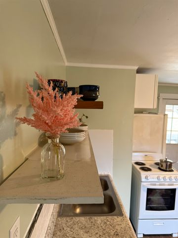 635 & 633 STUART ST, Staunton, VA 24401