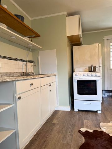 635 & 633 STUART ST, Staunton, VA 24401