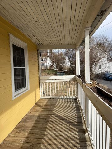 635 & 633 STUART ST, Staunton, VA 24401